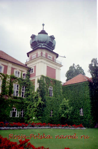 Одна из башен замка в Ланьцуте; The Tower of the Castle